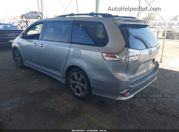 5TDXZ3DC0HS859365 2017 TOYOTA SIENNA Silver უკანა მარცხენა