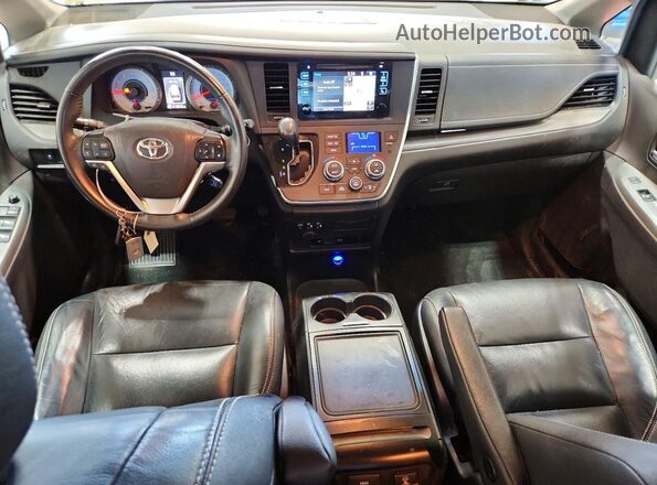 5TDXZ3DC0HS866316 2017 TOYOTA SIENNA Black Вид панелі приладів
