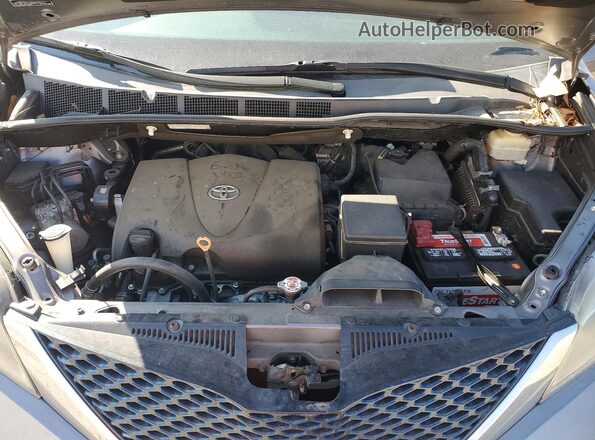 5TDXZ3DC1HS804181 2017 TOYOTA SIENNA Серый Вид подкапотного пространства