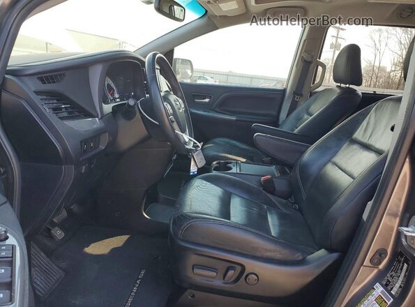 5TDXZ3DC1HS804181 2017 TOYOTA SIENNA Серый Вид салона спереди