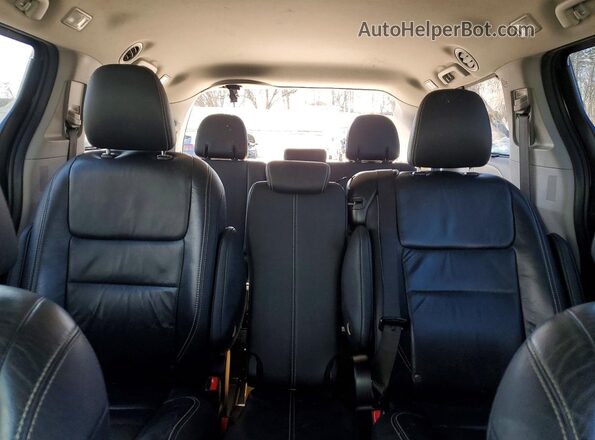 5TDXZ3DC1HS804181 2017 TOYOTA SIENNA Серый Вид задних сидений
