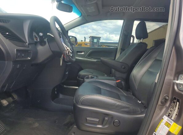 5TDXZ3DC1HS849816 2017 TOYOTA SIENNA Gray Front interior view