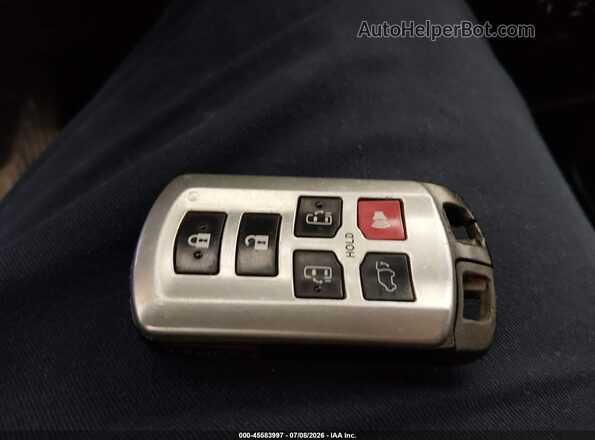 5TDXZ3DC1JS920602 2018 TOYOTA SIENNA Silver წინა პანელის ხედი