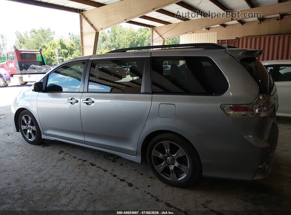 5TDXZ3DC1JS920602 2018 TOYOTA SIENNA Silver სალონის 360-გრადუსიანი ხედი