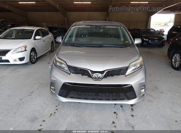 5TDXZ3DC1JS920602 2018 TOYOTA SIENNA Silver ხელსაწყოთა პანელის ხედი