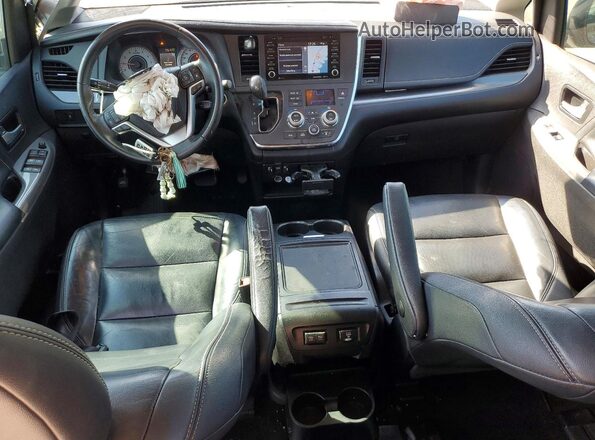 5TDXZ3DC1JS953177 2018 TOYOTA SIENNA Silver Vista del salpicadero