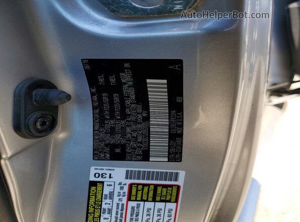 5TDXZ3DC1JS953177 2018 TOYOTA SIENNA Silver Vista de la etiqueta del VIN