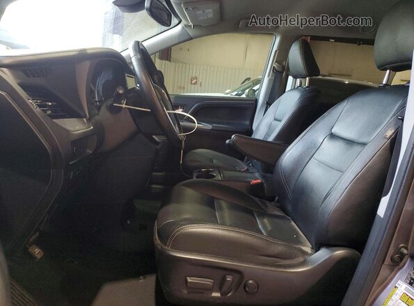 5TDXZ3DC1LS081795 2020 TOYOTA SIENNA Gray Вид салону спереду