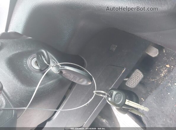 5TDXZ3DC2HS802066 2017 TOYOTA SIENNA White Widok deski rozdzielczej