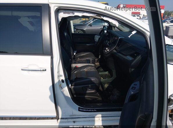 5TDXZ3DC3HS843158 2017 TOYOTA SIENNA White Вид салону спереду
