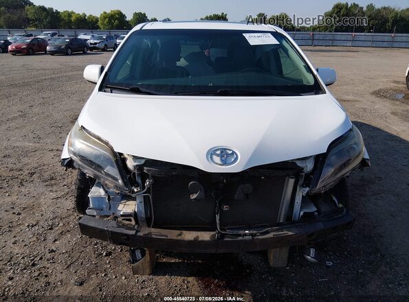 5TDXZ3DC3HS843158 2017 TOYOTA SIENNA White Вид задньої частини салону