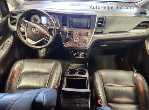 5TDXZ3DC3JS934095 2018 TOYOTA SIENNA Red Vista del salpicadero