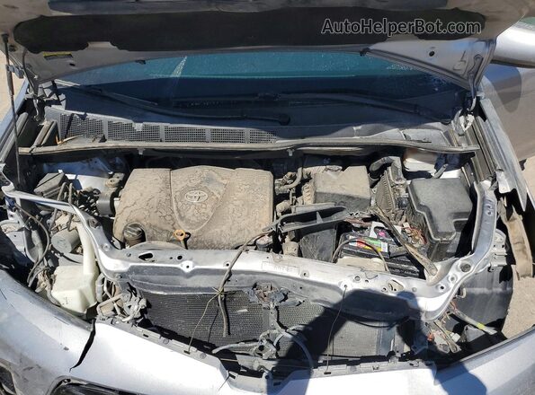 5TDXZ3DC4JS907049 2018 TOYOTA SIENNA Silver Շարժիչի բաժամունքի տեսք