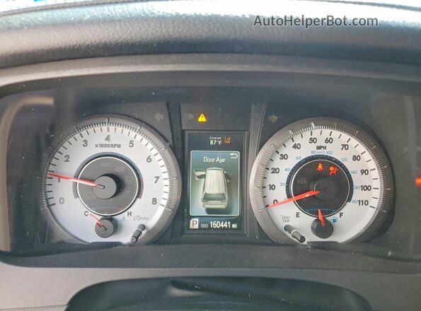 5TDXZ3DC4JS907049 2018 TOYOTA SIENNA Silver Սարքավորումների վահանակի տեսք
