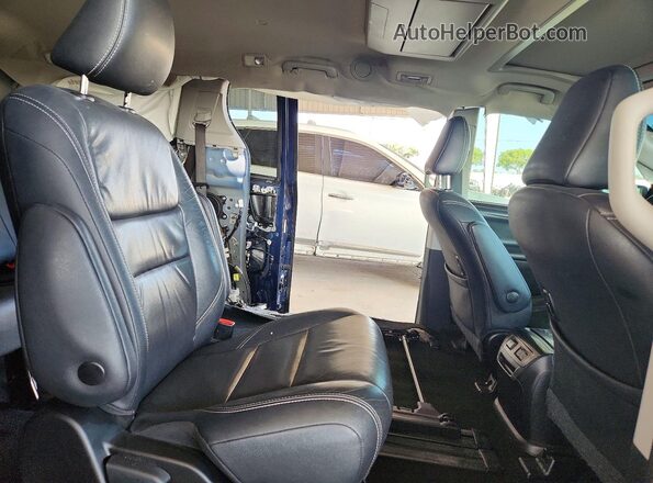 5TDXZ3DC4JS911585 2018 TOYOTA SIENNA Blue Widok wnętrza z tyłu