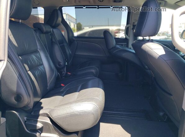 5TDXZ3DC5HS840598 2017 TOYOTA SIENNA Серый Вид задних сидений