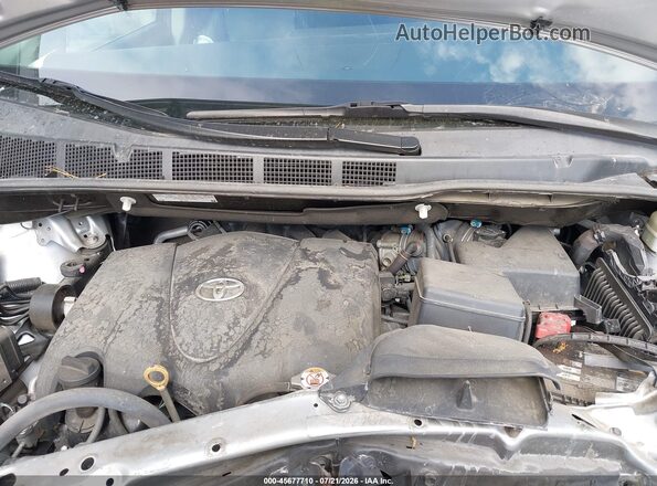 5TDXZ3DC5JS947995 2018 TOYOTA SIENNA Silver Հետևի տեսք