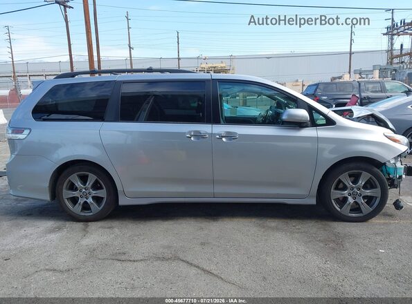 5TDXZ3DC5JS947995 2018 TOYOTA SIENNA Silver Սալոնի 360 աստիճան տեսք