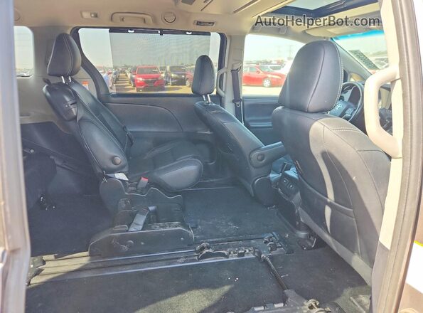 5TDXZ3DC8HS900695 2017 TOYOTA SIENNA Серый Вид задней части салона