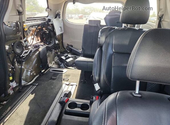 5TDXZ3DC8HS900695 2017 TOYOTA SIENNA Серый Вид задних сидений