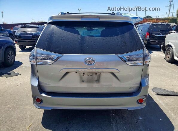 5TDXZ3DC9HS852804 2017 TOYOTA SIENNA Silver Հետևի տեսք