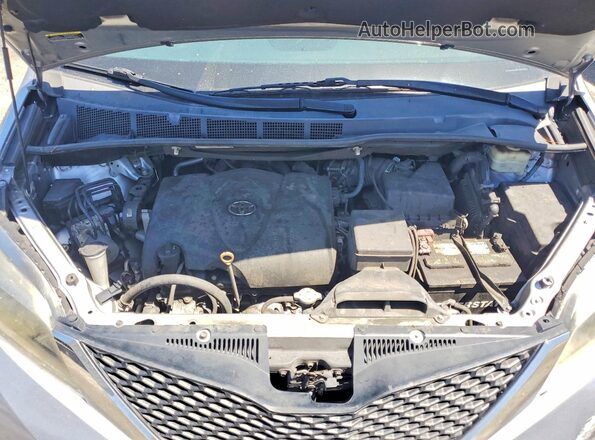 5TDXZ3DC9HS852804 2017 TOYOTA SIENNA Silver Շարժիչի բաժամունքի տեսք
