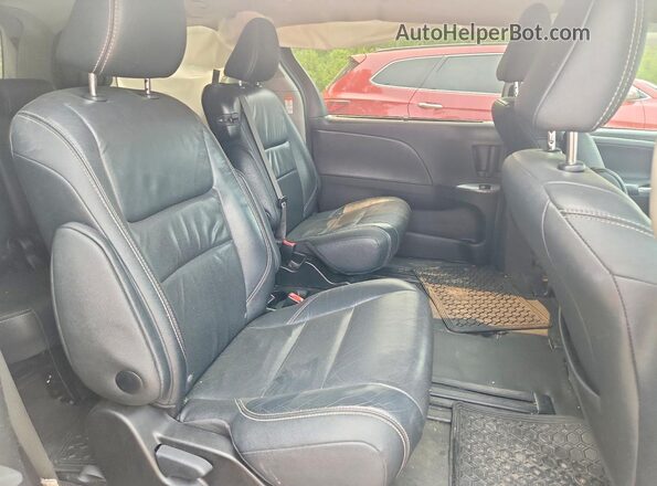 5TDXZ3DC9HS890243 2017 TOYOTA SIENNA Gray Rear interior view