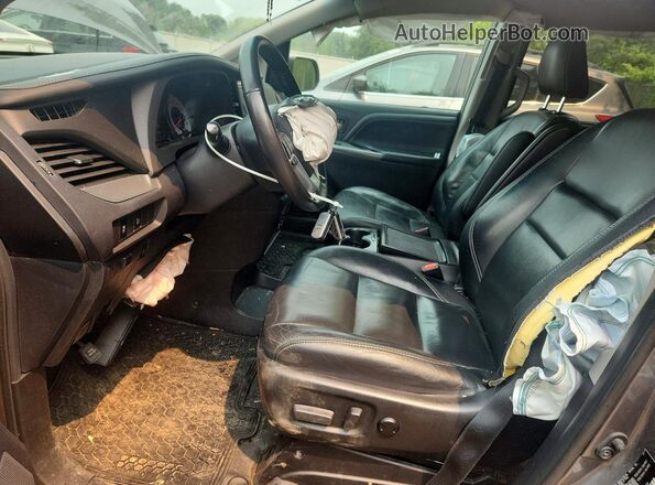 5TDXZ3DC9HS890243 2017 TOYOTA SIENNA Gray Front interior view