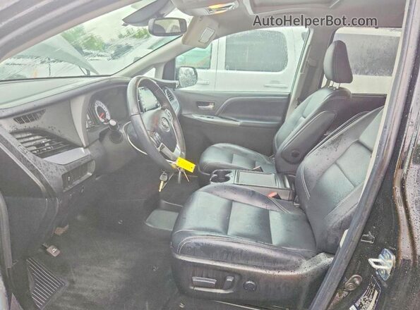 5TDXZ3DC9JS939852 2018 TOYOTA SIENNA Black Вид салону спереду