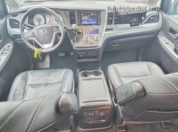 5TDXZ3DC9JS939852 2018 TOYOTA SIENNA Black Вид панелі приладів