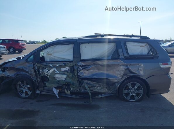 5TDXZ3DCOJS930912 2018 TOYOTA SIENNA Серый 
