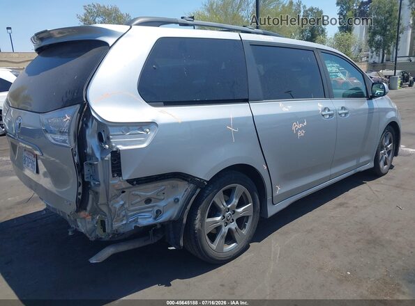 5TDXZ3DCXJS957213 2018 TOYOTA SIENNA Silver Задня права чверть