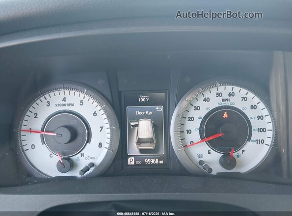 5TDXZ3DCXJS957213 2018 TOYOTA SIENNA Silver Вид задніх сидінь