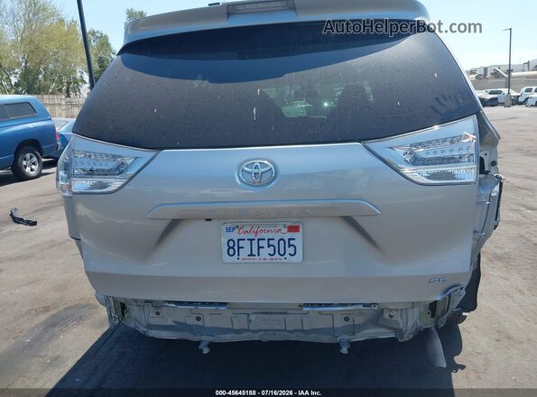 5TDXZ3DCXJS957213 2018 TOYOTA SIENNA Silver 