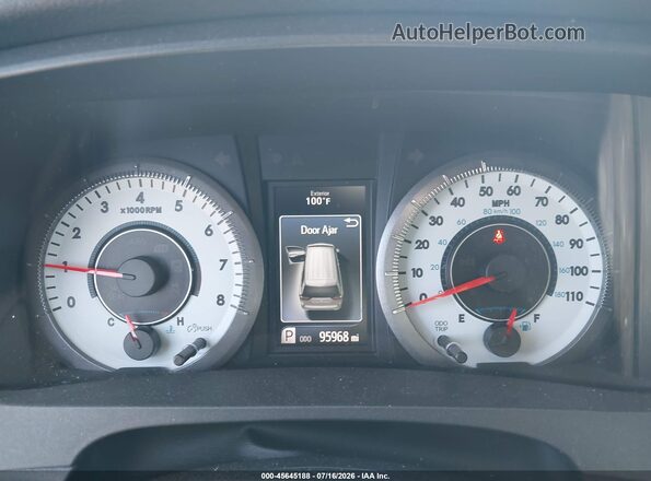 5TDXZ3DCXJS957213 2018 TOYOTA SIENNA Silver 