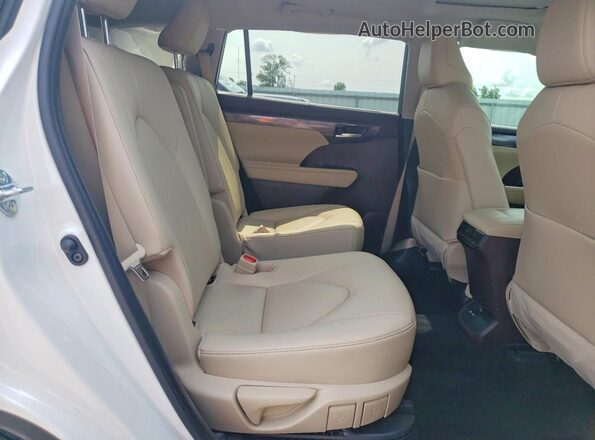 5TDYARAH0MS005467 2021 TOYOTA HIGHLANDER Белый Вид задней части салона