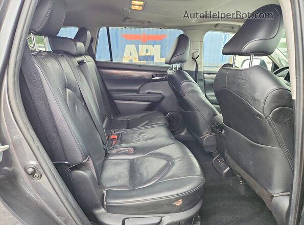 5TDYARAHXMS006660 2021 TOYOTA HIGHLANDER Black Rear interior view