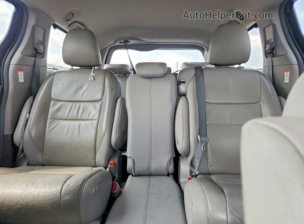 5TDYK3DC0GS759788 2016 TOYOTA SIENNA Gray Rear seats view