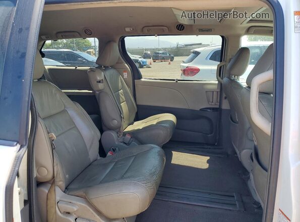 5TDYK3DC1GS755409 2016 TOYOTA SIENNA White Vista interior trasera