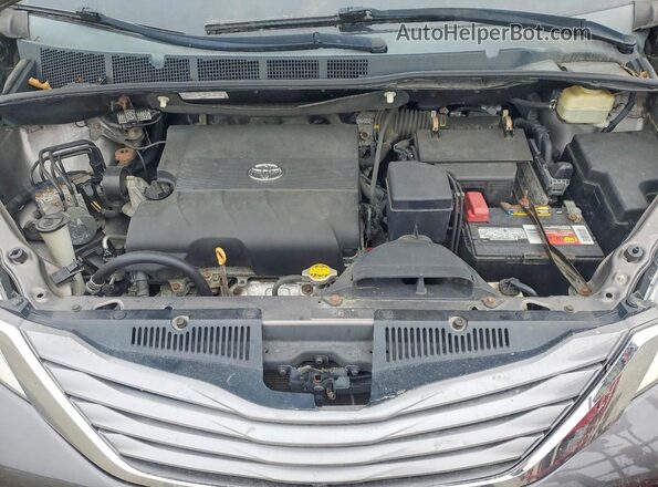 5TDYK3DC3GS723061 2016 TOYOTA SIENNA Silver Շարժիչի բաժամունքի տեսք