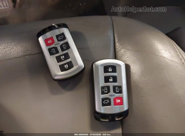 5TDYK3DC5GS720839 2016 TOYOTA SIENNA Black Dashboard view