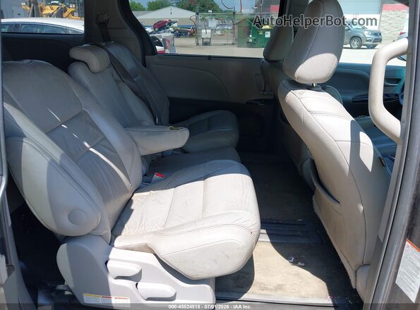 5TDYK3DC5GS722901 2016 TOYOTA SIENNA Gray VIN sticker view