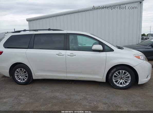 5TDYK3DC5GS754330 2016 TOYOTA SIENNA White Vista interior trasera