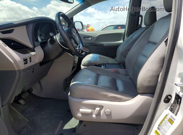 5TDYK3DC8GS706062 2016 TOYOTA SIENNA White Vista interior delantera