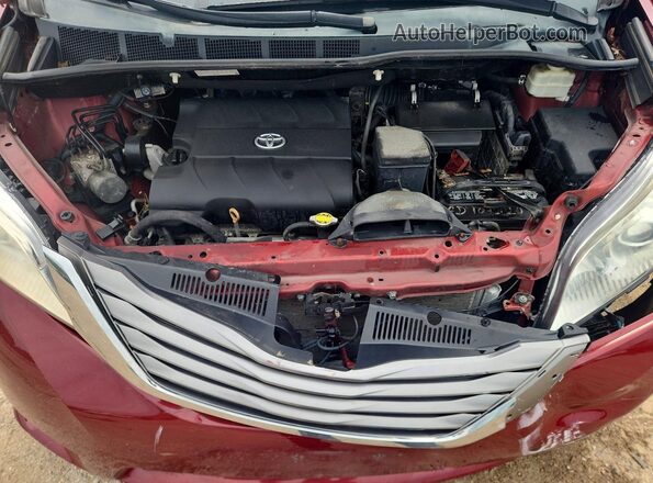 5TDYK3DCXGS708511 2016 TOYOTA SIENNA Red Rear interior view