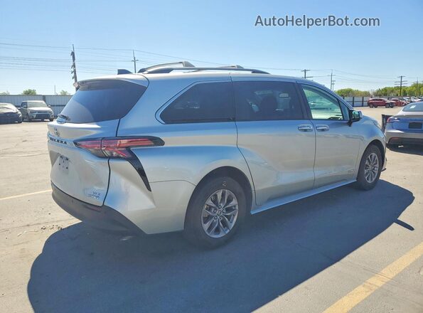 5TDYRKEC0MS057647 2021 TOYOTA SIENNA Silver Tył prawy