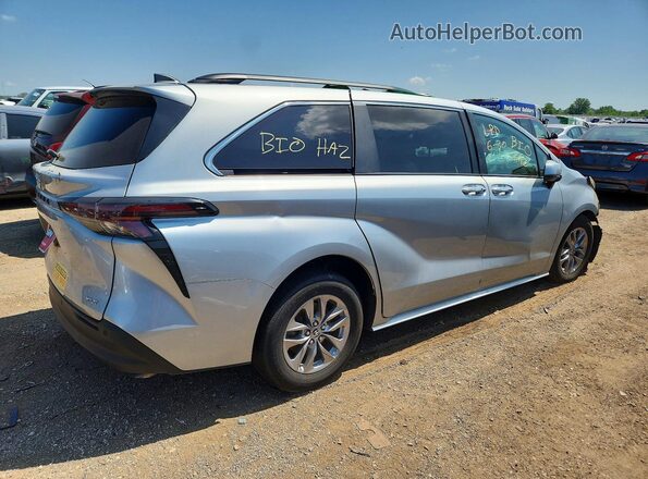 5TDYRKEC0SS283541 2025 TOYOTA SIENNA Silver Tył prawy