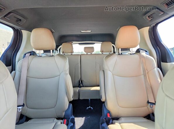 5TDYRKEC1MS044115 2021 TOYOTA SIENNA White Vista de los asientos traseros