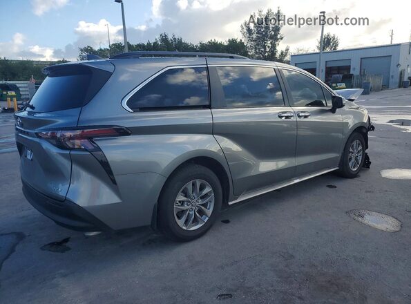 5TDYRKEC1TS296297 2026 TOYOTA SIENNA Silver Tył prawy