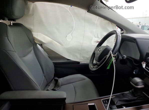 5TDYRKEC3MS023511 2021 TOYOTA SIENNA Silver Vista interior delantera